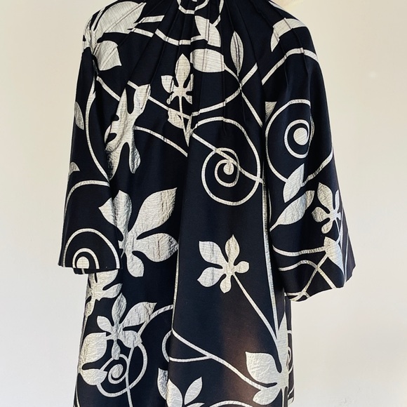 Armani Collezioni Metallic Silver and Black Coat - Picture 2 of 12